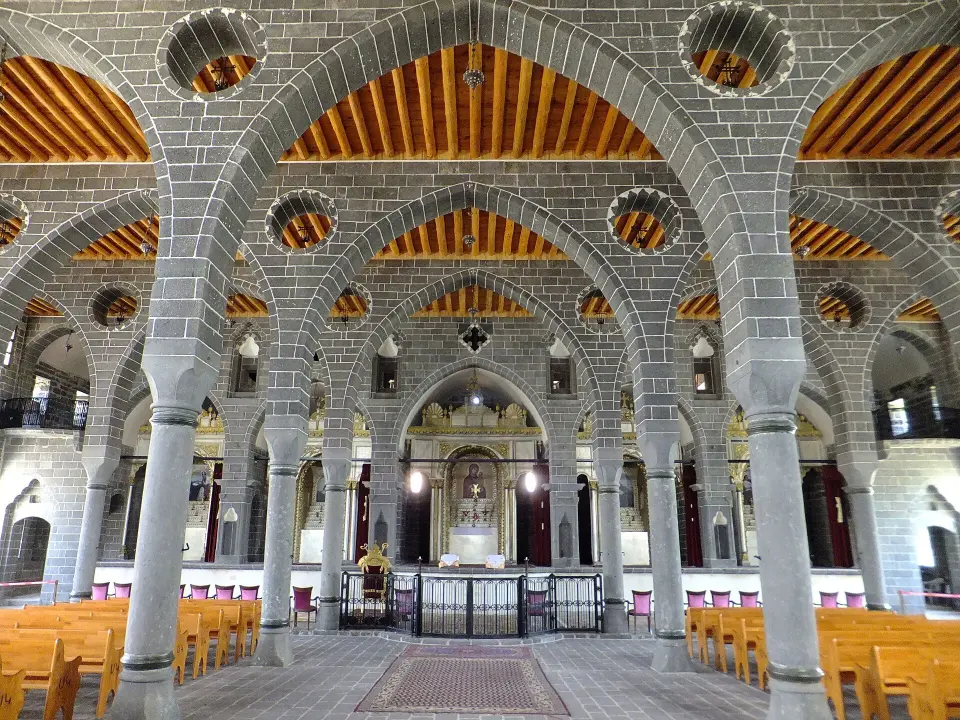 Surp Giragos Ermeni Kilisesi